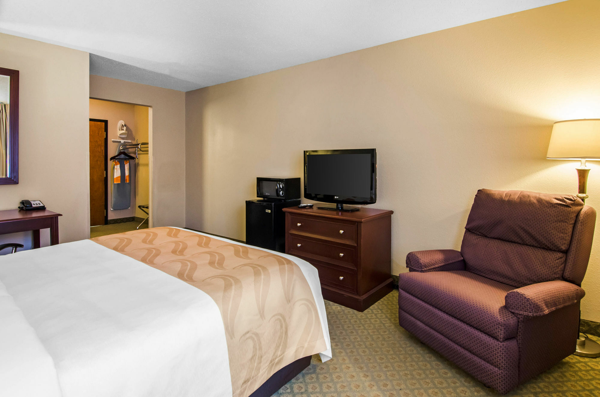 Quality Inn Summersville Exterior photo
